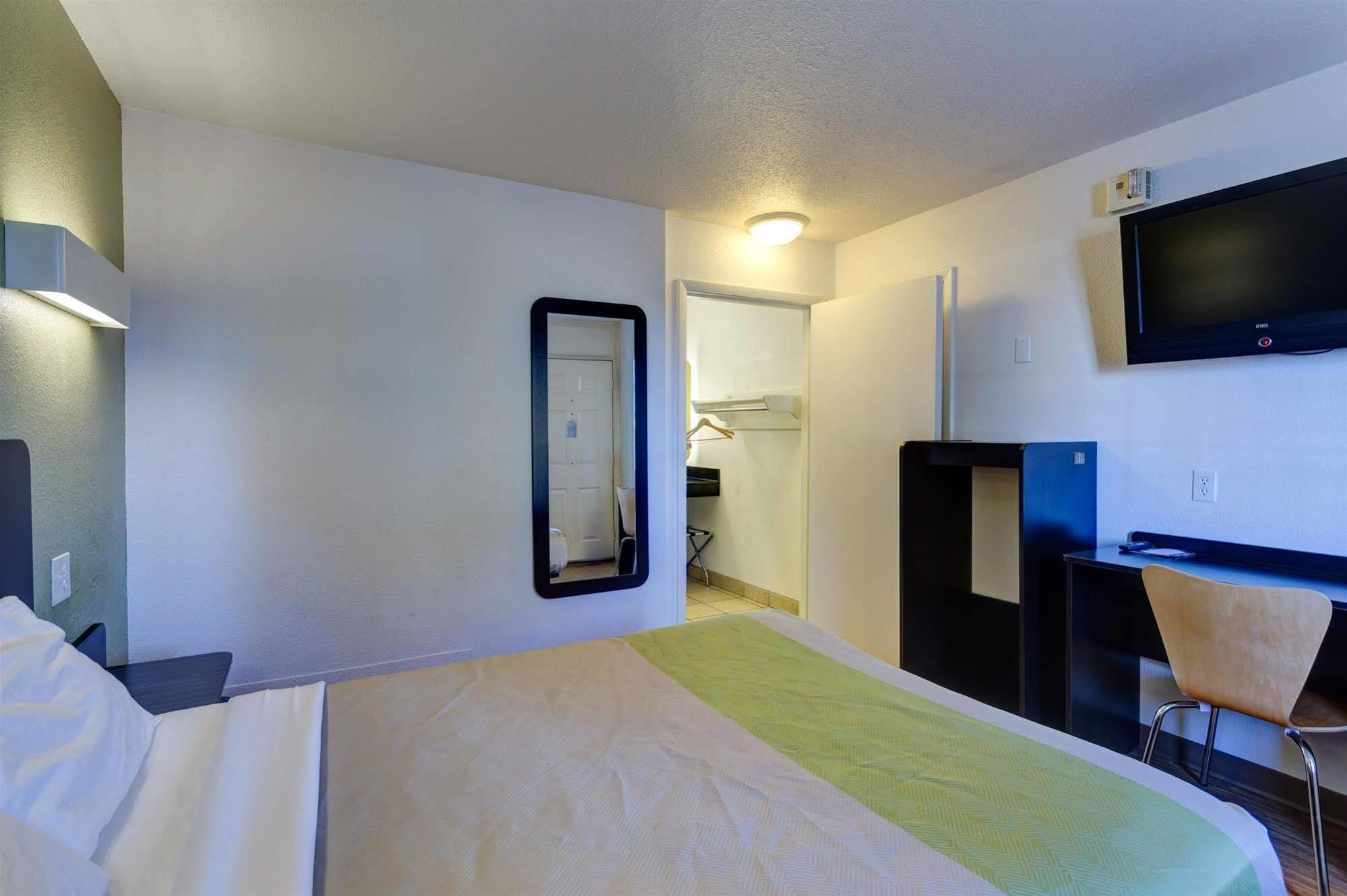 Americas Best Value Inn Bowling Green Exterior foto